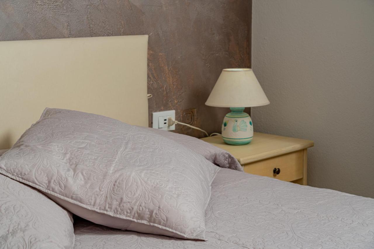 Rooms Tavolara Сан-Теодоро Екстер'єр фото